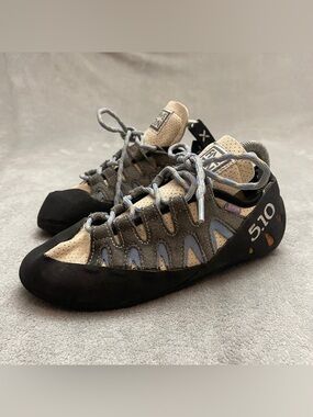 Five Ten 5.10 Siren Climbing Shoes Women's Size 9 US Stealth Onyxx Rubber